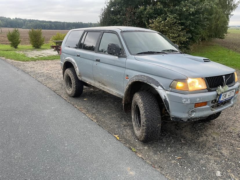 Mitsubishi Pajero sport