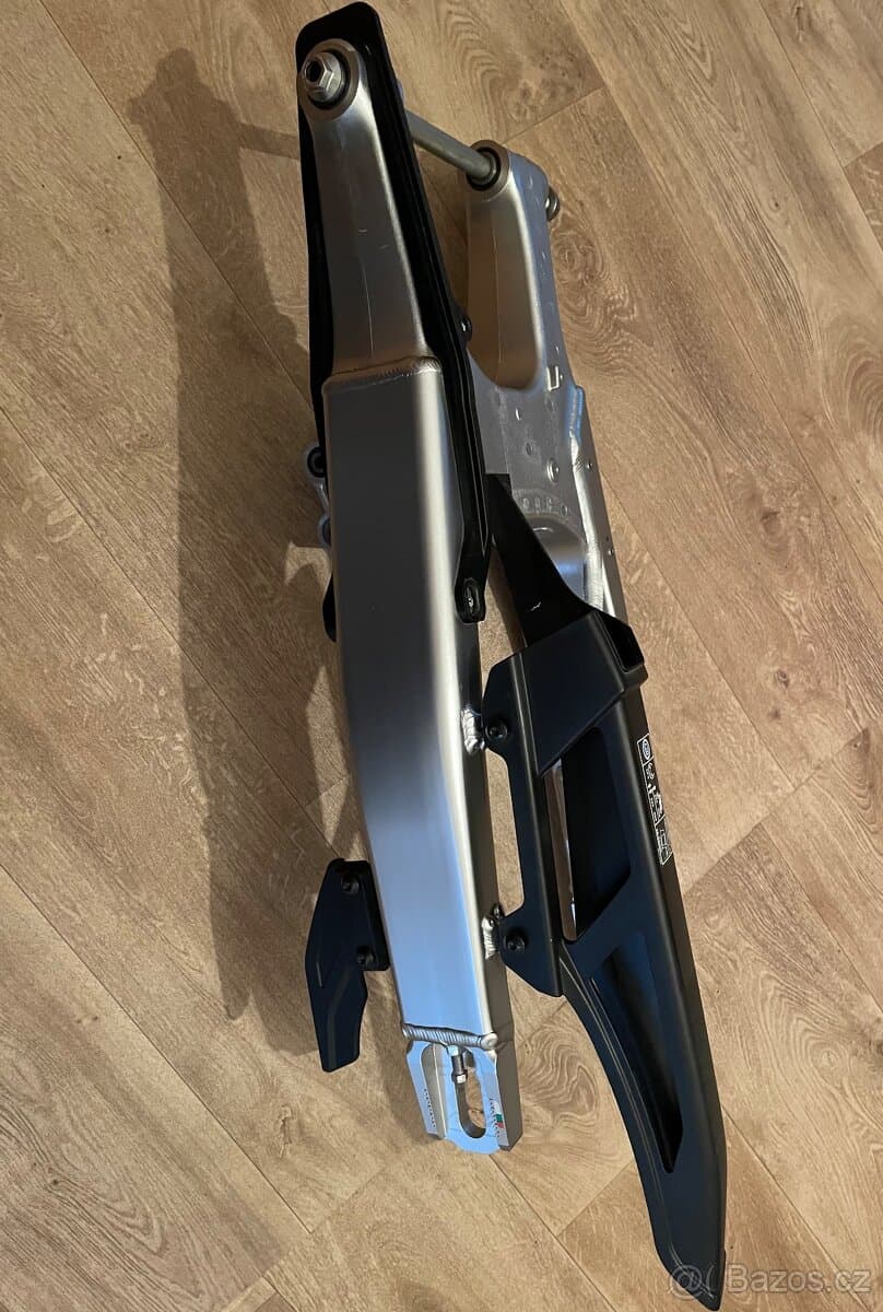 CRF 1100 Koncovka výfuku