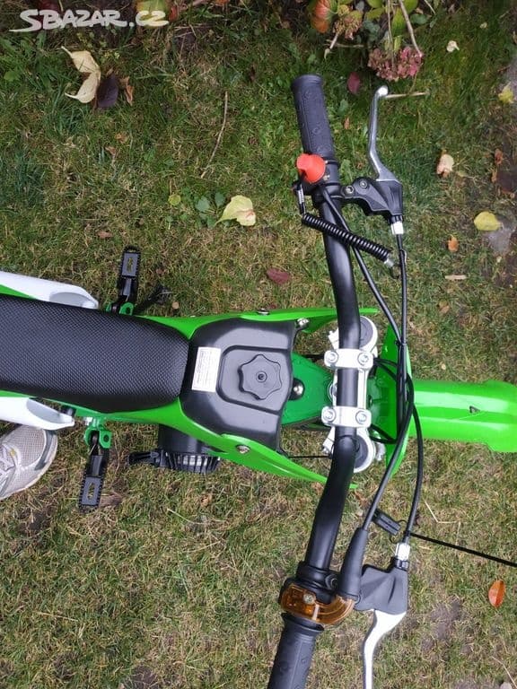 Nová benzínová dětská minikroska zelená 49ccm 10"kola