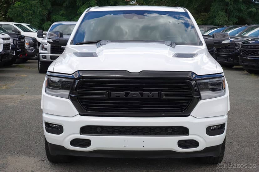 RAM 1500 Laramie 5.7L, pohon 4x4, 2022 rok