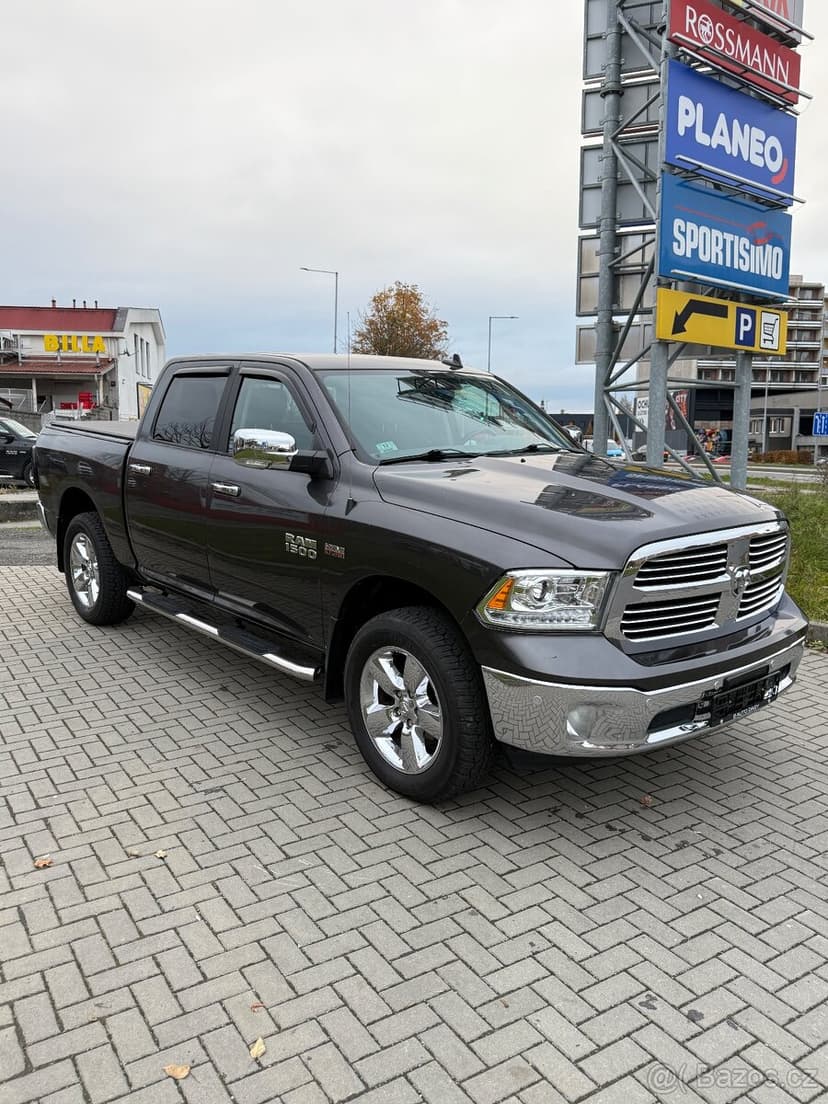 Dodge RAM 1500 5.7 HEMI—2018–4x4—TAŽNÉ 3.5t—159.000km