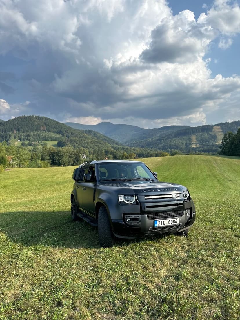 Land Rover Defender, Land Rover Defender 110 P525 V