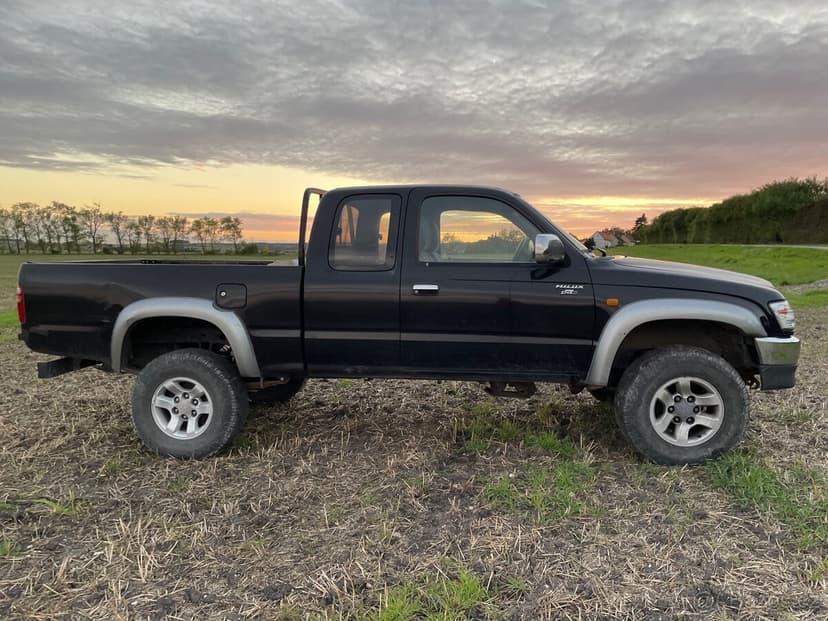 Toyota Hilux D4D verze SR5