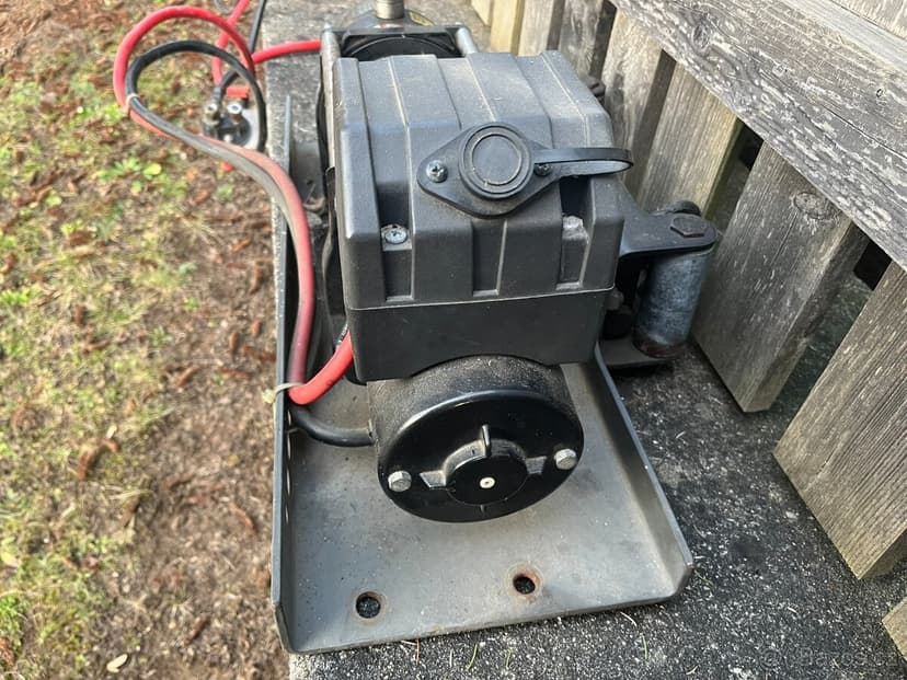 Naviják Superwinch EP9.0 9 000 lbs, ovladač