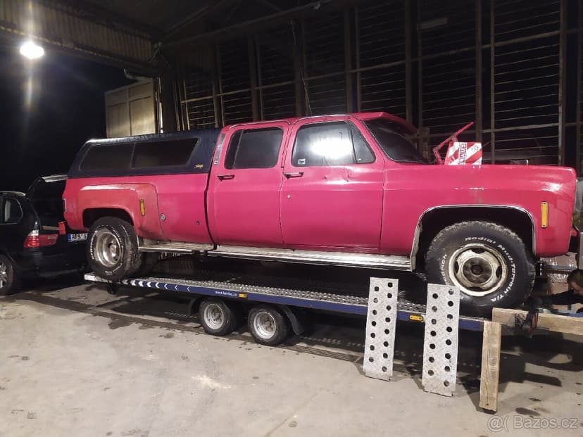 Prodám díly z Chevrolet c30 Dually crewcab