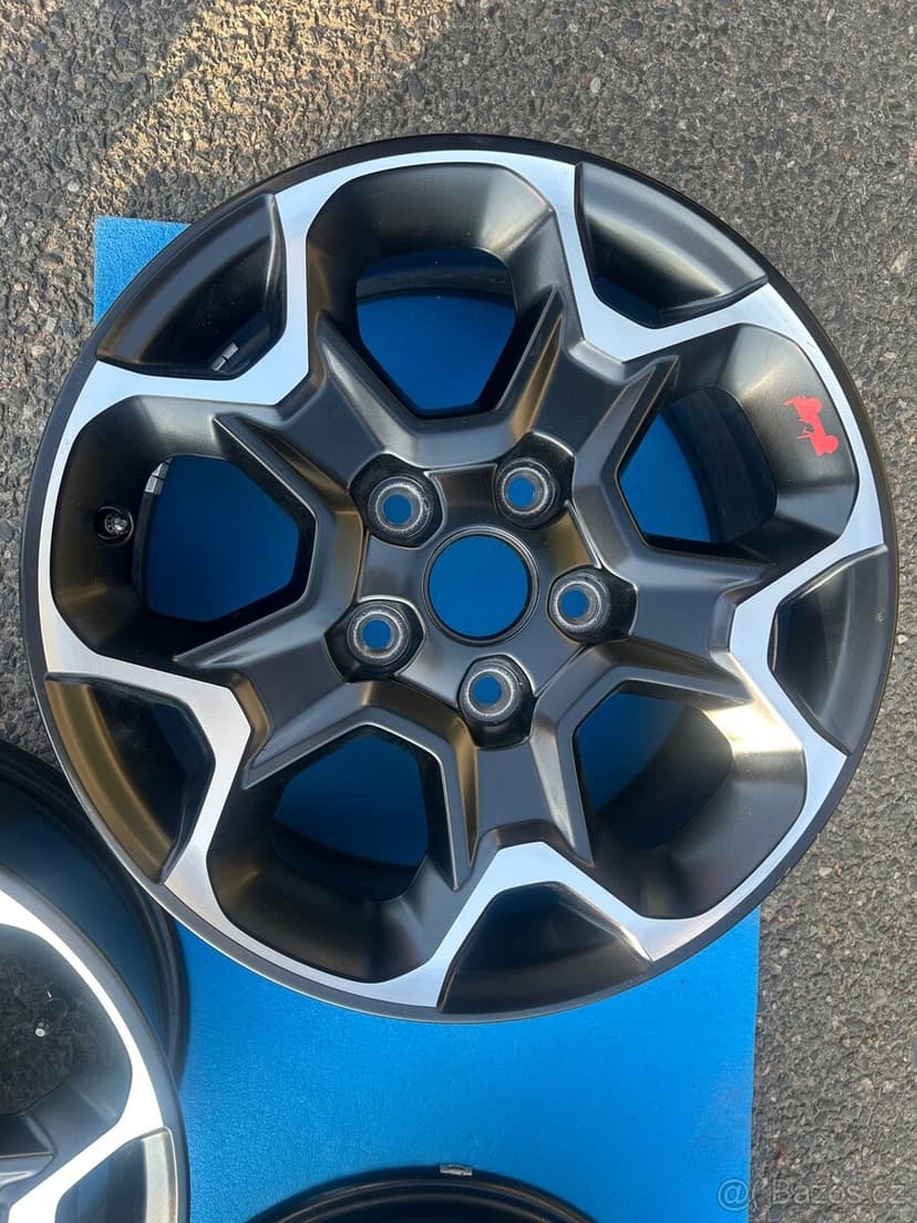 Jeep Wrangler JL JK Rubicon Sahara Gladiátor r17