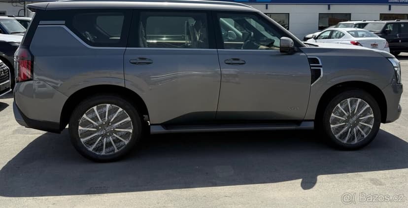 Nissan Patrol Platinum, 3,5l V6, US specifikace