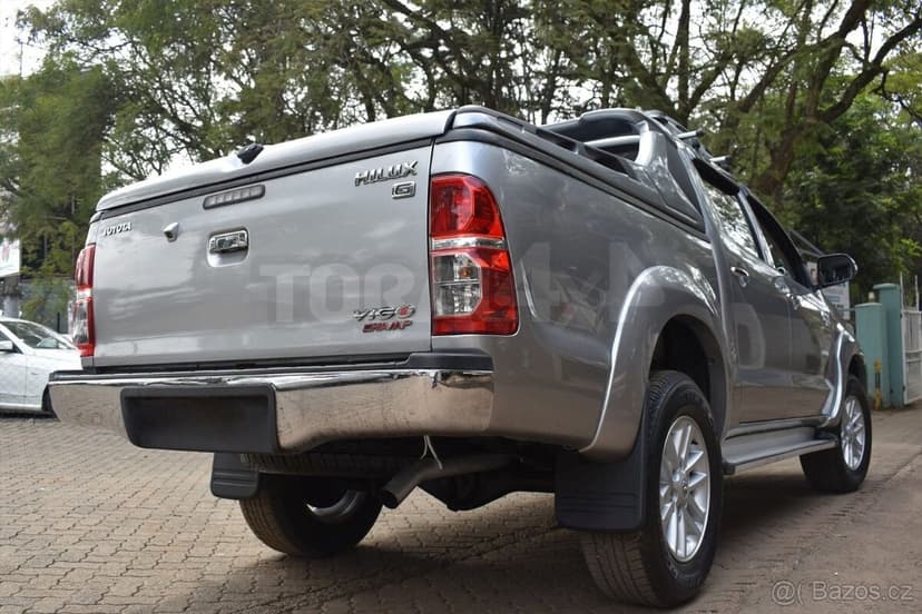 Zadní, ocelový nárazník pro Toyotu Hilux VII AN20 2005-2015