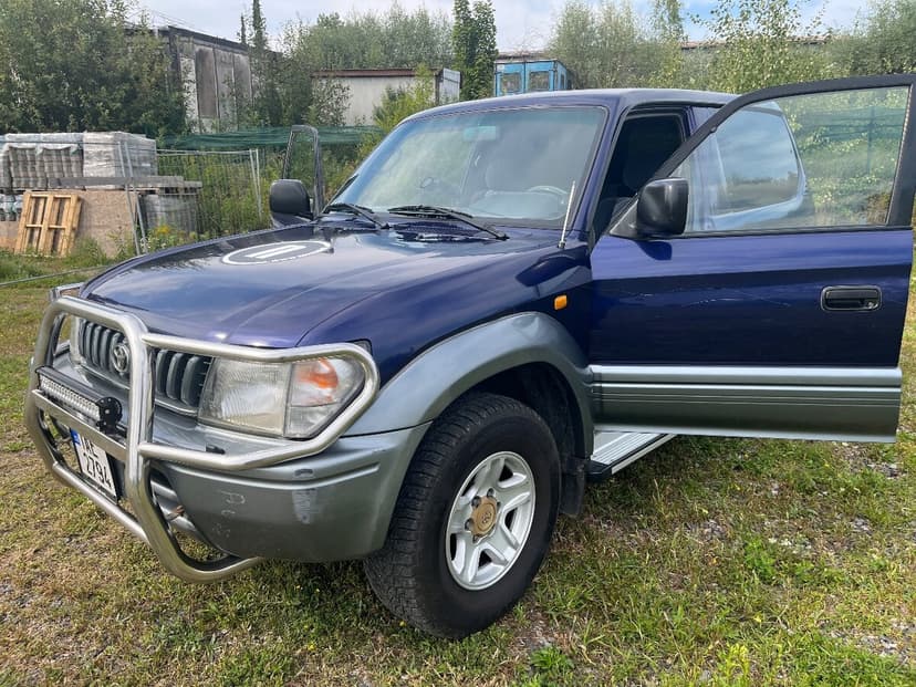 Toyota Land Cruiser 90