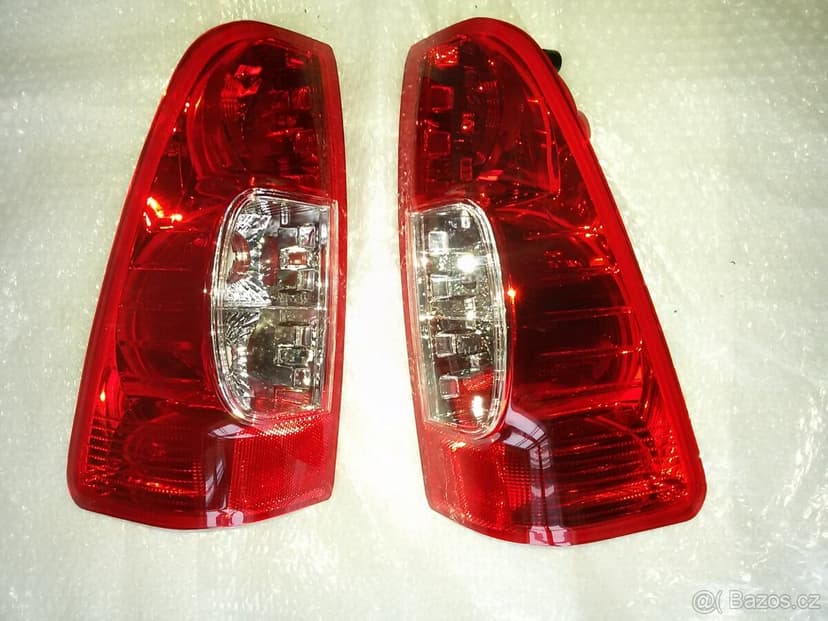 ISUZU D-MAX  –  SVĚTLA