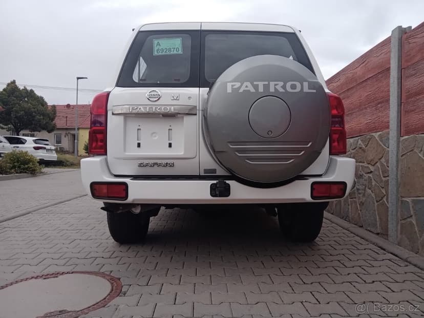 Nissan Patrol Safari 4x4,R6 4,8 Benzin, 180 kW,manuál, Nový