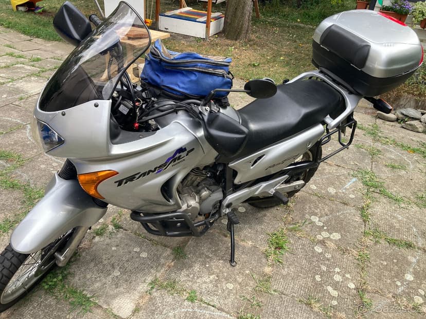 Honda XLV 650 Transalp, nízký nájezd s řadou příslušenství