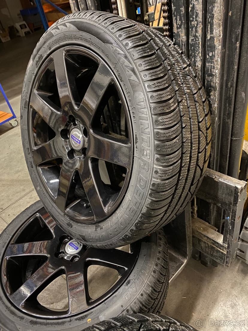 Originál ALU KOLA Volvo + 2 sady pneu