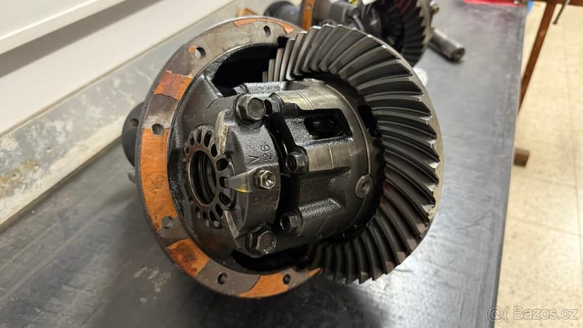 Diferenciáli na HZJ 79 Land Cruiser