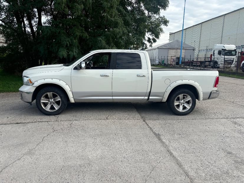 Dodge RAM 1500 Laramie 6míst DPH