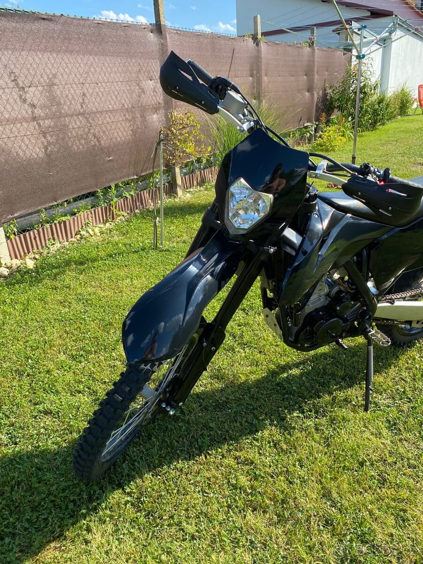 Enduro motorka 300ccm