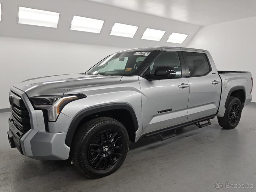 TOYOTA TUNDRA CREWMAX LIMITED  2025