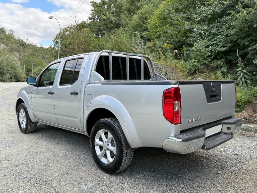 Nissan Navara 2.5DCi 106KW / Manuál RV: 2015 / Pěkný stav⭐