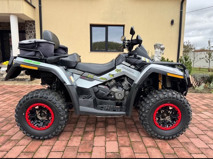 Čtyřkolka Can-Am Outlander MAX 800R XT-P