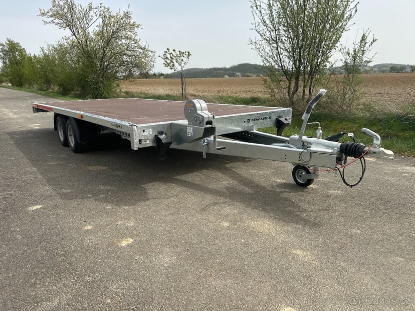 Přívěsný vozík Tema