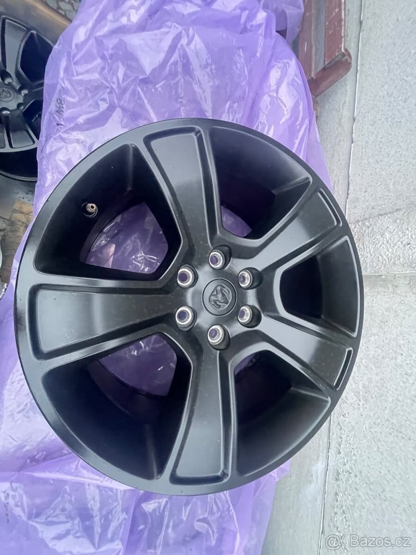 Dodge ram 1500 20 palcu 5 generace