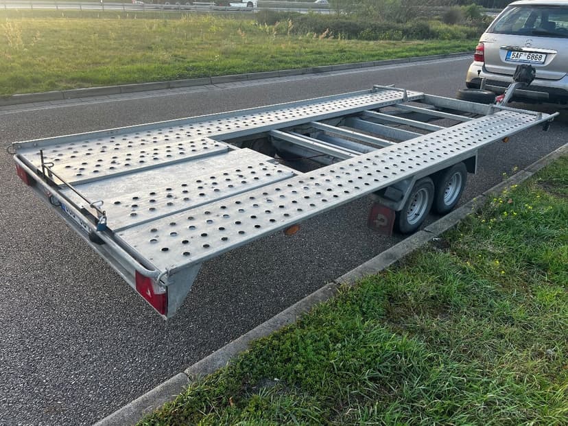 Autopřepravnik Pongratz L-at470