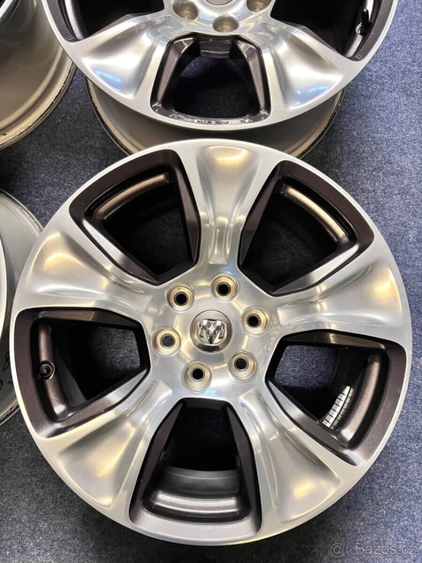 6x139.7 R20 Originál Dodge RAM 1500 REBEL - TOP STAV -