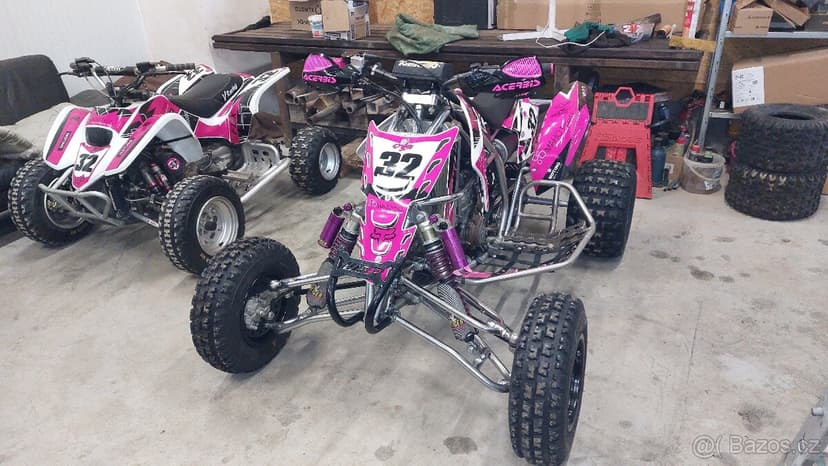 Juniorská závodní čtyřkolka