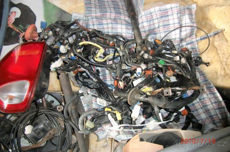 Daihatsu Sirion 4x4, 1,3 benzín,  75KW náhr. díly