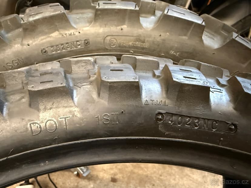 Prodám starší pneu motoz tractionator adventure