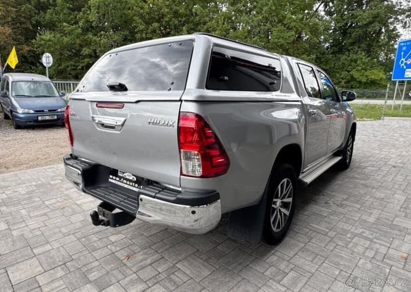 Toyota Hilux 2.4 D-4D nafta automat 110 kw