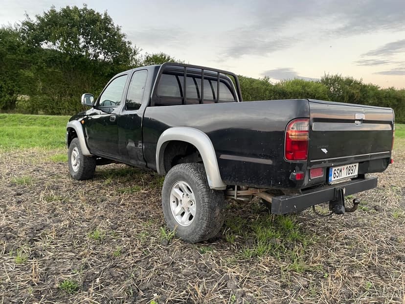 Toyota Hilux D4D SR5 rok 2004