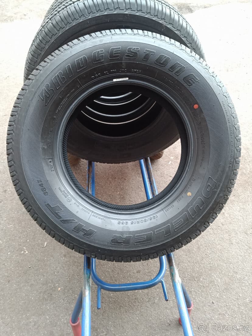 Zánovní letní pneu 195/80r15 Bridgestone