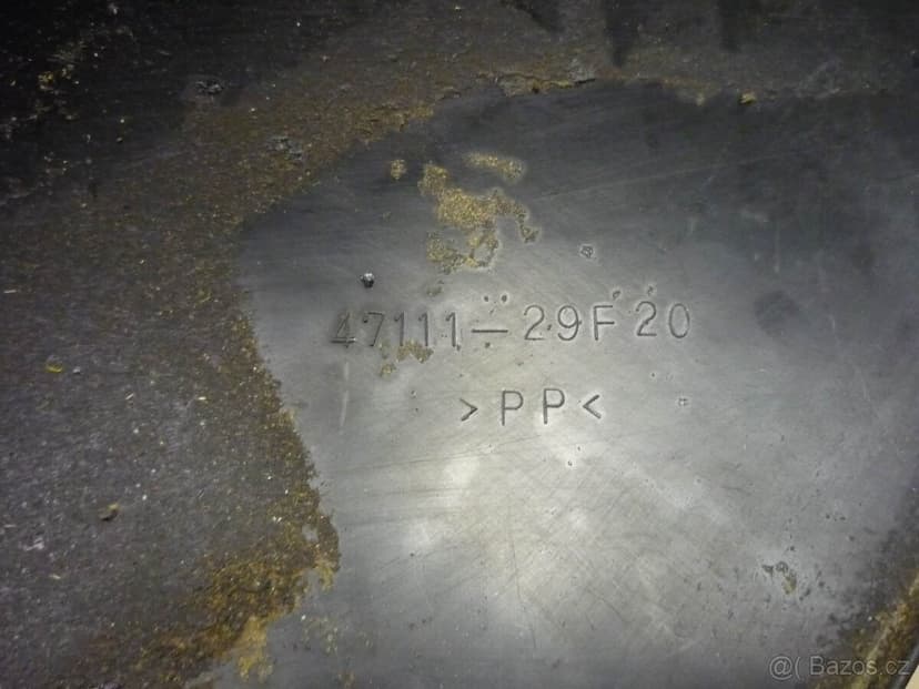 Suzuki DRZ 400 r.v.2006 podsedadlový plast