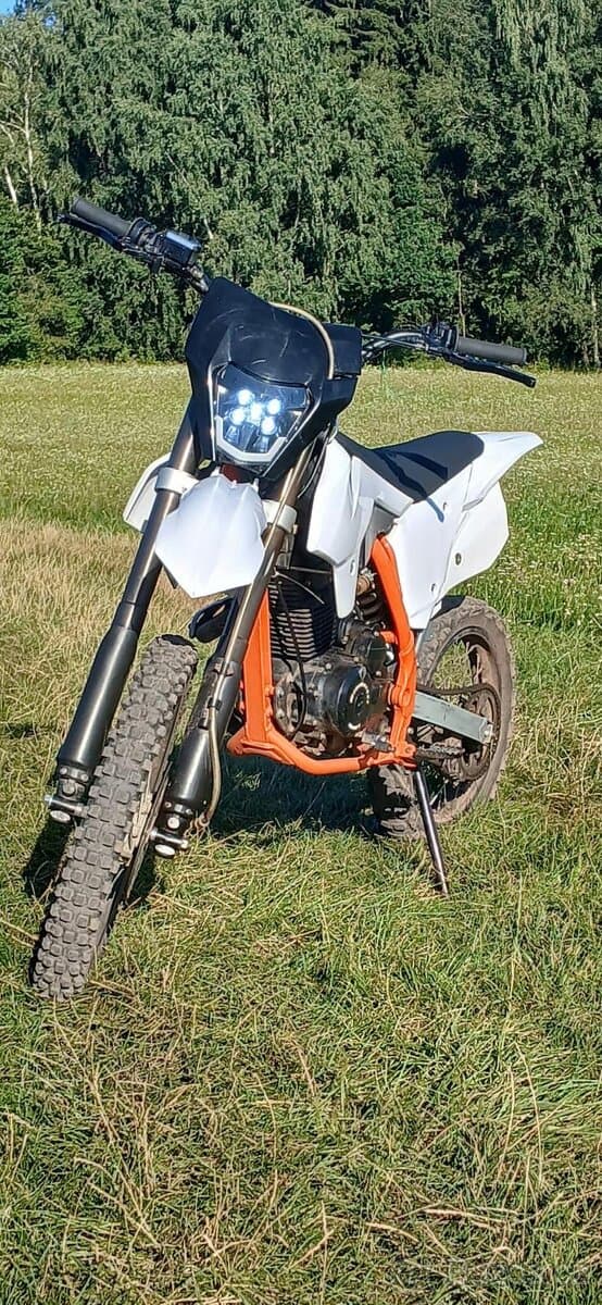 MiniRocket Hurricane 150