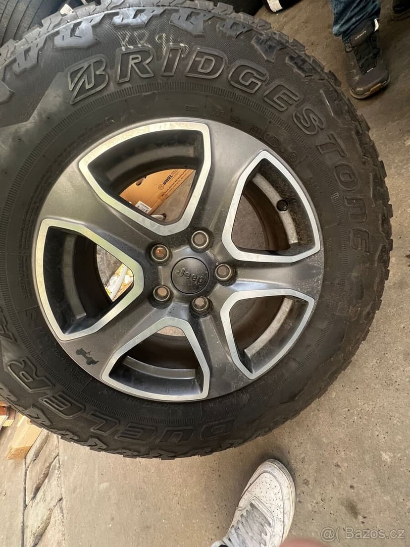 Jeep Wrangler sada 5ks kola r17 245/75