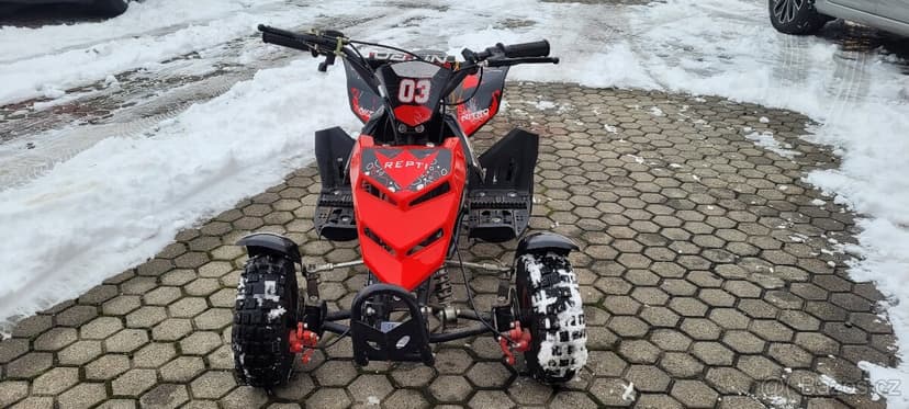 Dětská motorová čtyřkola