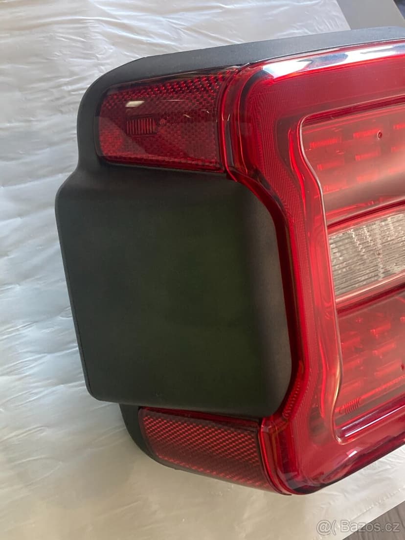 Zadní LED světlo levé Jeep Wrangler 68376497AA