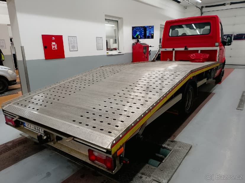 Odtahovka VW Crafter 2.5tdi 100kw prodám.