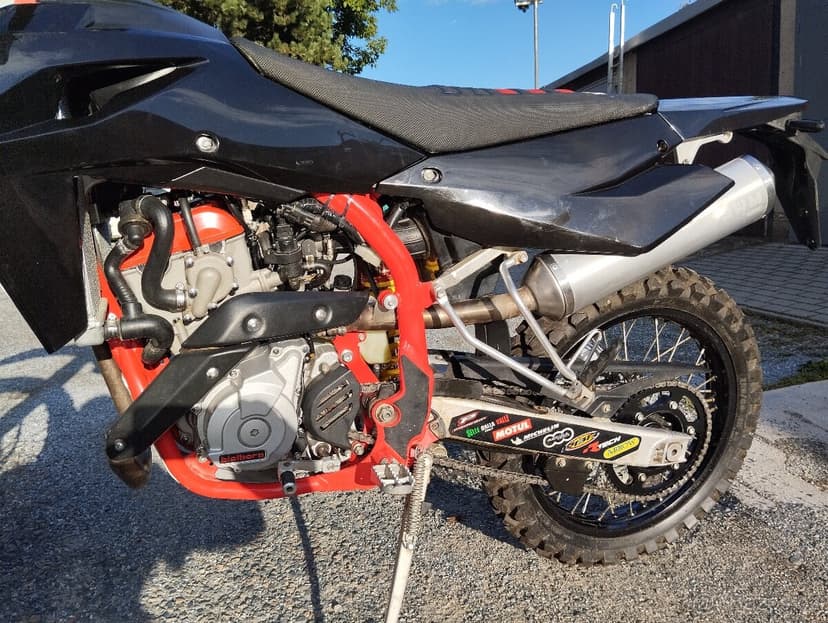 SWM RS 125 R Factory