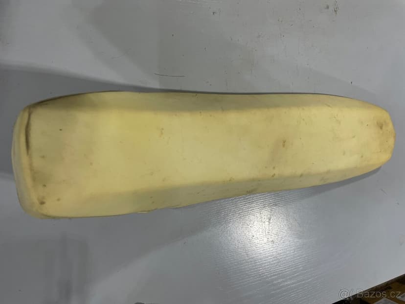 Pěna molitan sedla KTM