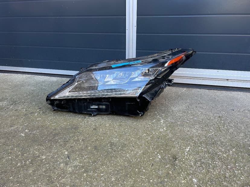 Toyota, Nissan, Luxus