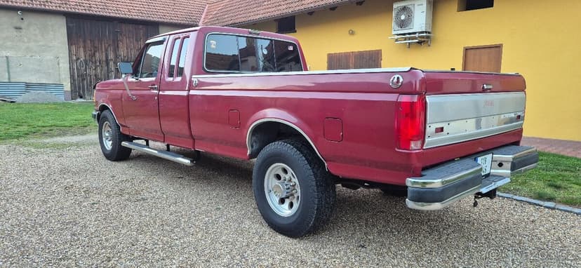 Ford F-250 V8 automat