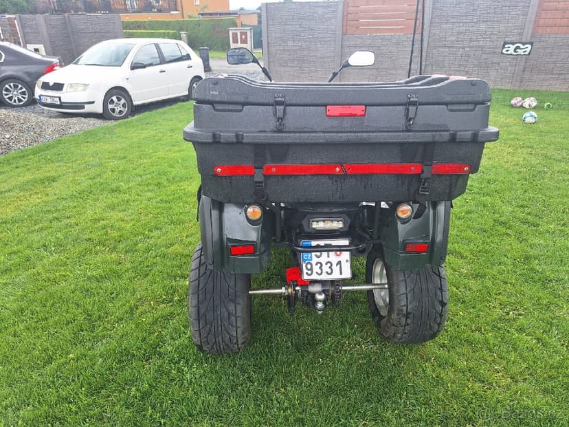 ADLY 320. ČTYŘKOLKA