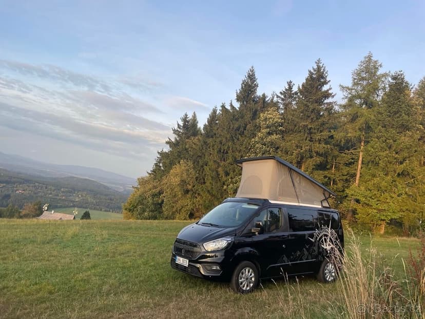 Obytná dodávka Ford Custom, výborný stav, najeto 14700km