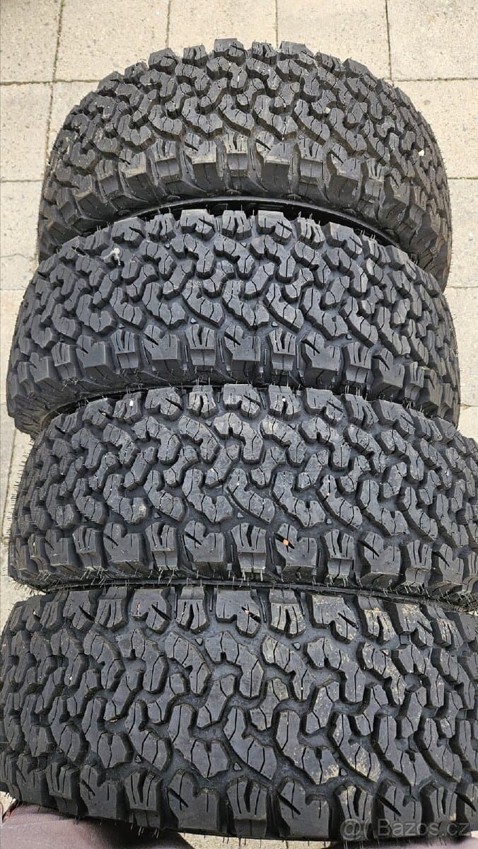 215/65 R16 celoroční A/T