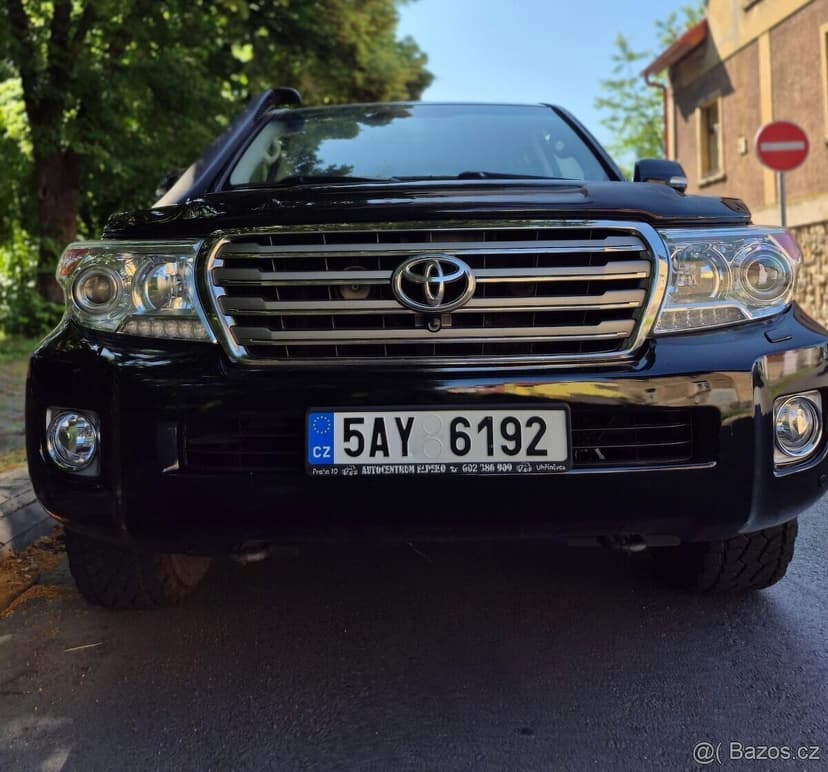 Toyota Land Cruiser 4x4 (Model VDJ200L)