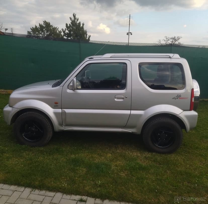 SUZUKI JIMNY 1.3i 60kw 4x4 KLIMA•TAŽNÉ•
