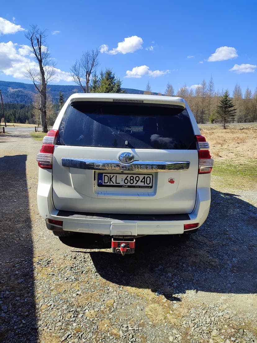 Toyota land cruiser 2,8 model executive plus