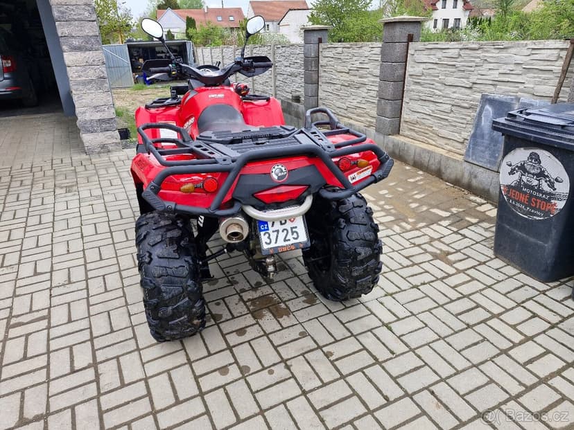 Can-Am outlander 800